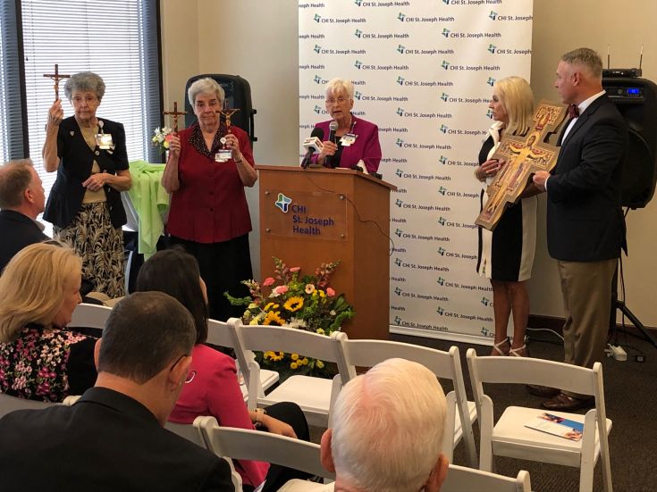 CHISt. Joseph Health Dedicates And Blesses New College Station