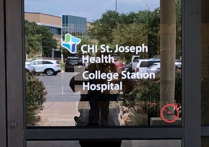CHISt. Joseph Health Dedicates And Blesses New College Station