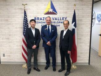 (L-R) Japan Economic Trade Organization (JETRO) Houston chief executive officer Masahiro Sakarauchi, College Station mayor Karl Mooney, and JETRO New York president and leader of JETRO United States Ken-ichi Kawamoto.