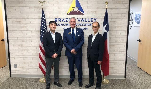 (L-R) Japan Economic Trade Organization (JETRO) Houston chief executive officer Masahiro Sakarauchi, College Station mayor Karl Mooney, and JETRO New York president and leader of JETRO United States Ken-ichi Kawamoto.