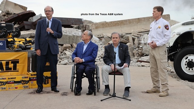 Photo courtesy of the Texas A&M system showing (L-R) the president/CEO of Stanley Black & Decker Don Allan Jr., governor Greg Abbott, system chancellor John Sharp, and the chief of the Texas Division of Emergency Management, an A&M system agency, Nim Kidd.